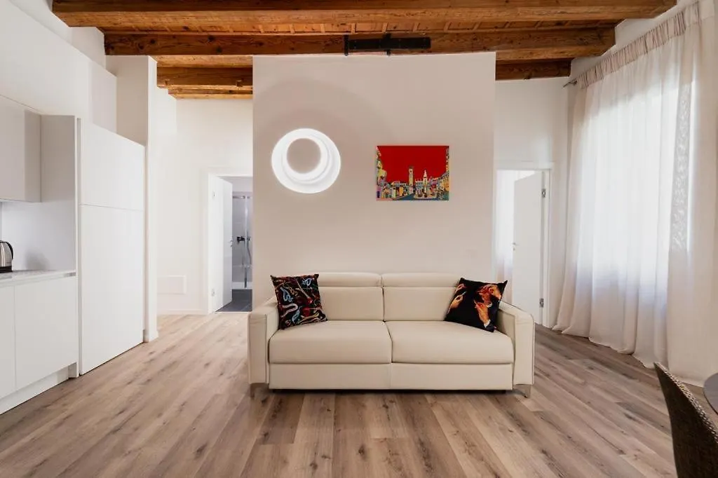 Flores Home Verona Apartment