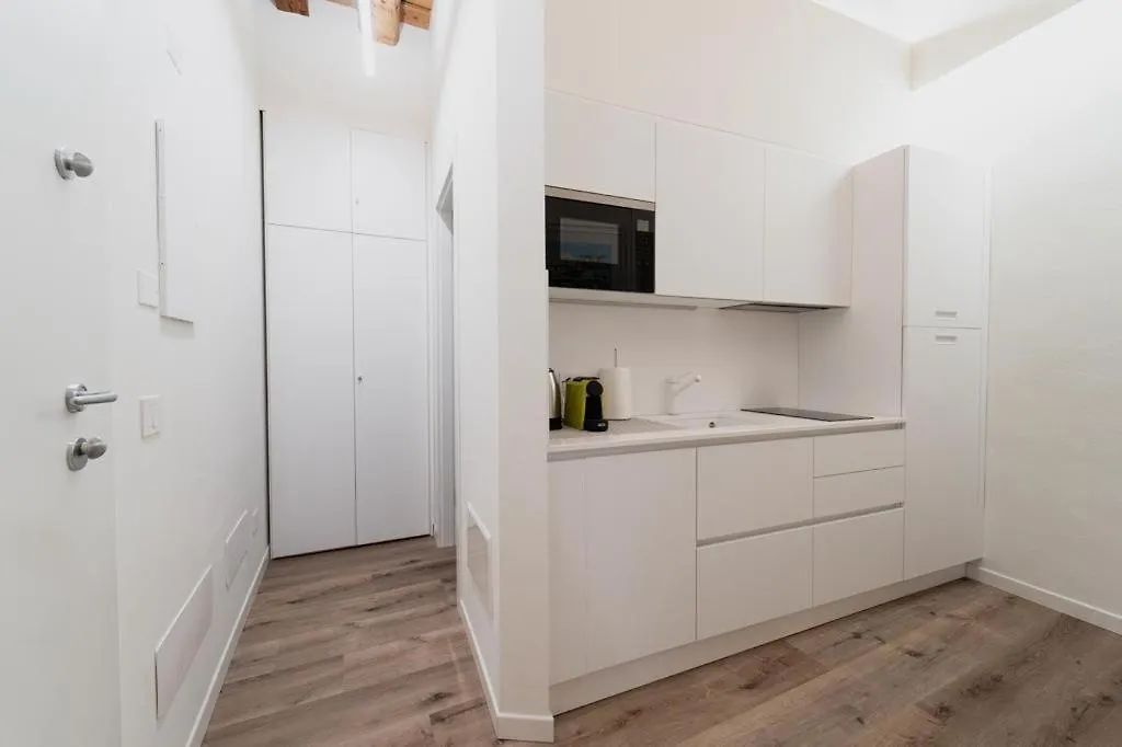 Apartment Flores Home Verona Italy