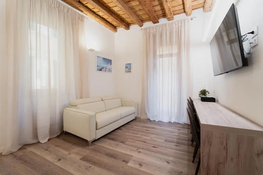 Flores Home Verona Italy